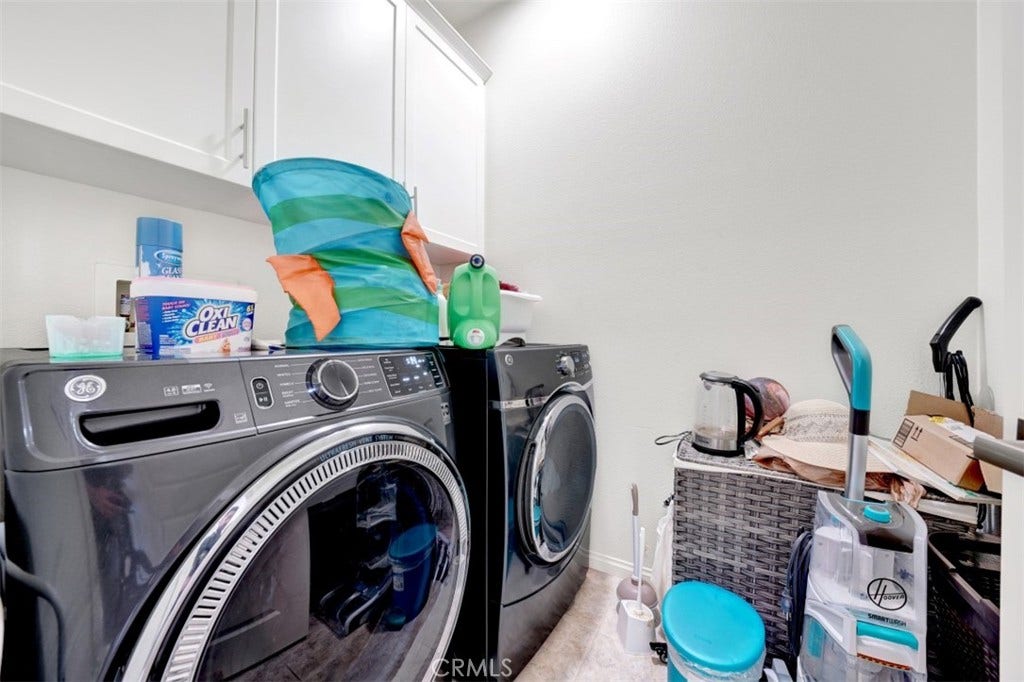92 Capricorn, Irvine, CA 92618 Laundry Room