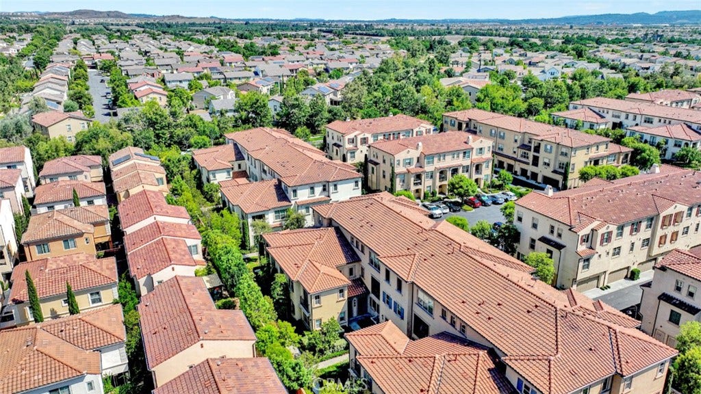 92 Capricorn, Irvine, CA 92618 Community