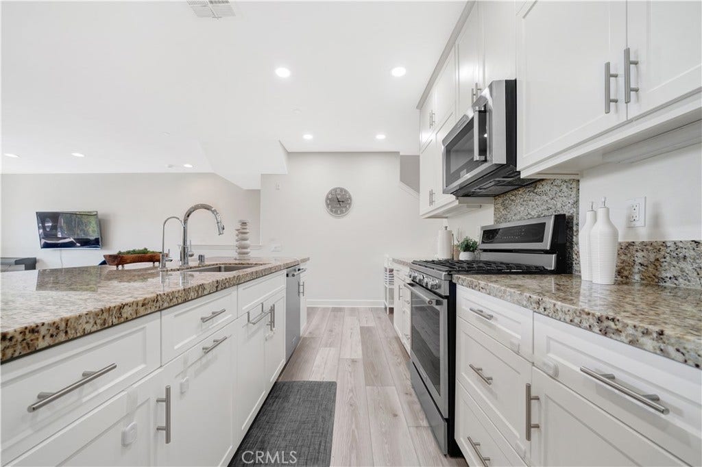 92 Capricorn, Irvine, CA 92618 Kitchen