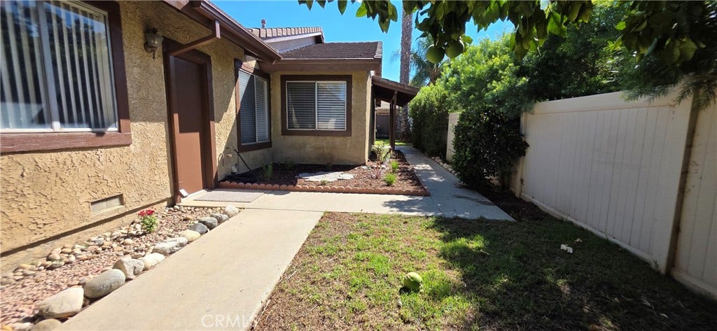 23512 Lampara Drive, Valencia, CA 91355 23512 Lampara Drive, Valencia, CA 91355