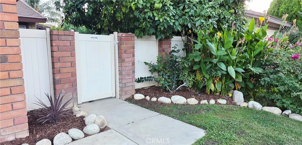 23512 Lampara Drive, Valencia, CA 91355 23512 Lampara Drive, Valencia, CA 91355