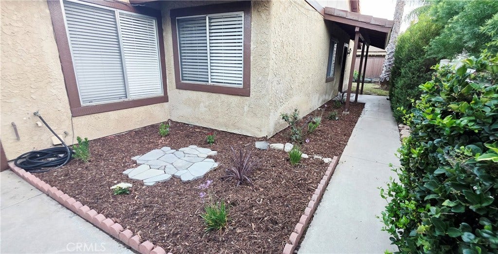 23512 Lampara Drive, Valencia, CA 91355 23512 Lampara Drive, Valencia, CA 91355