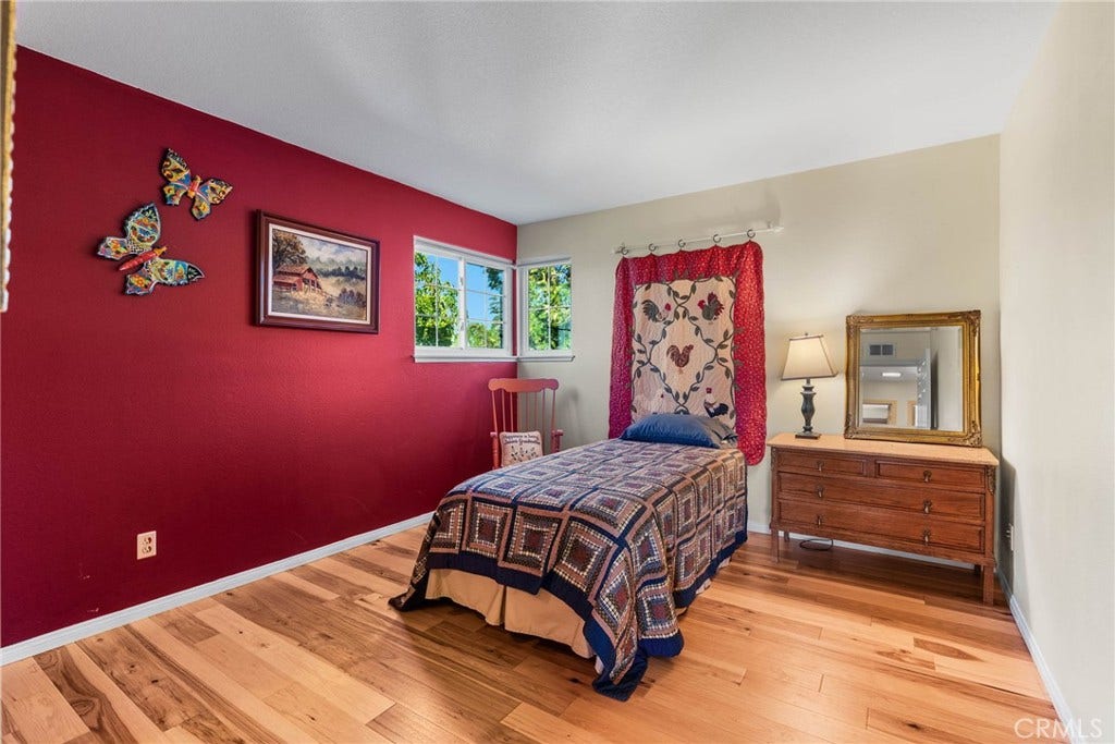 701 S Londerry Lane, Anaheim, CA 92807 701 S Londerry Lane, Anaheim, CA 92807