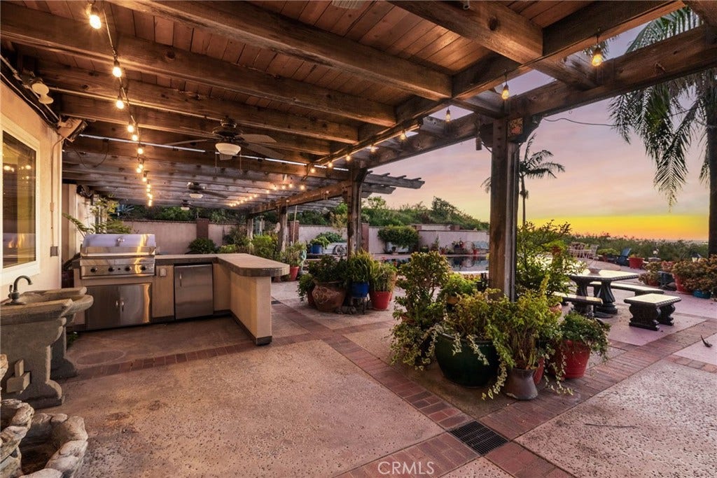 701 S Londerry Lane, Anaheim, CA 92807 701 S Londerry Lane, Anaheim, CA 92807