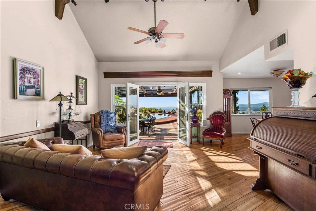 701 S Londerry Lane, Anaheim, CA 92807 701 S Londerry Lane, Anaheim, CA 92807