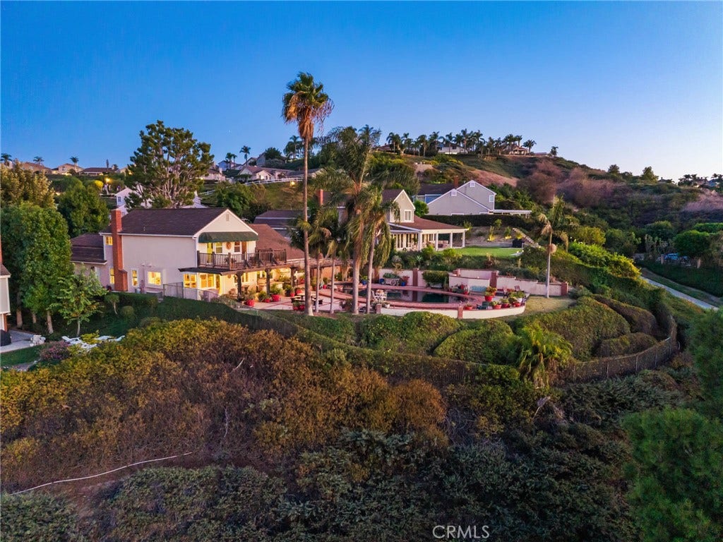 701 S Londerry Lane, Anaheim, CA 92807 701 S Londerry Lane, Anaheim, CA 92807