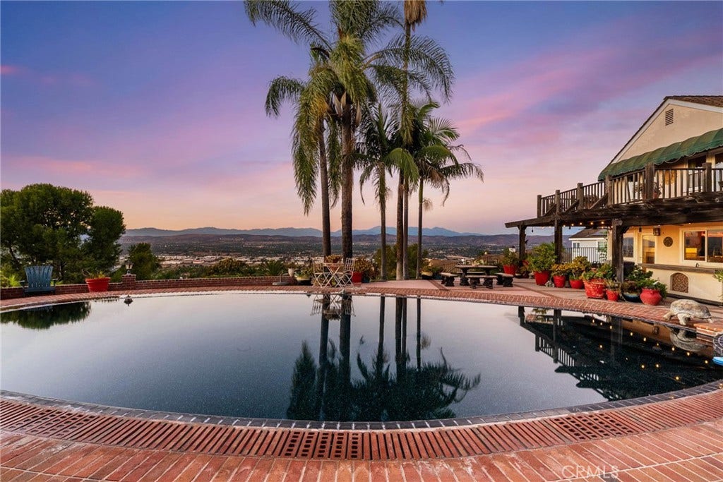 701 S Londerry Lane, Anaheim, CA 92807 701 S Londerry Lane, Anaheim, CA 92807
