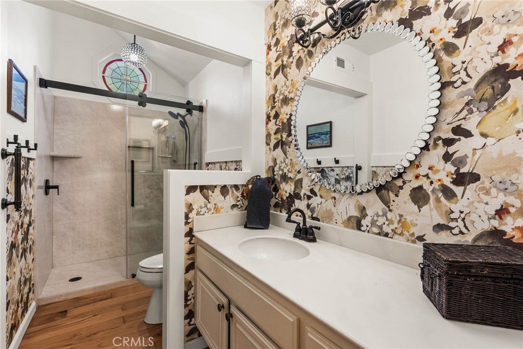 701 S Londerry Lane, Anaheim, CA 92807 701 S Londerry Lane, Anaheim, CA 92807