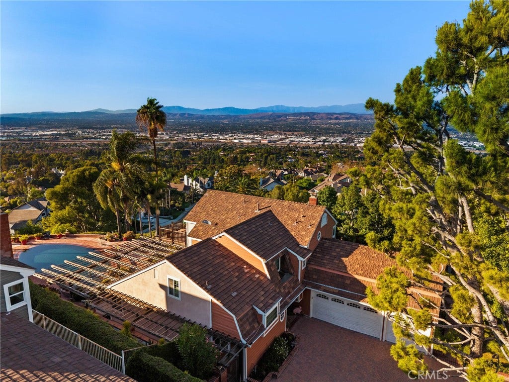 701 S Londerry Lane, Anaheim, CA 92807 701 S Londerry Lane, Anaheim, CA 92807