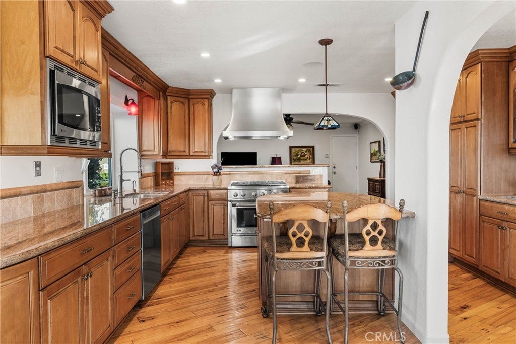 701 S Londerry Lane, Anaheim, CA 92807 701 S Londerry Lane, Anaheim, CA 92807