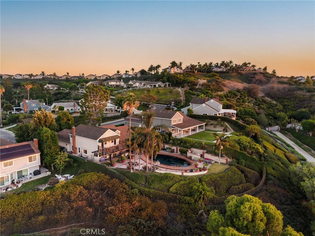 701 S Londerry Lane, Anaheim, CA 92807 701 S Londerry Lane, Anaheim, CA 92807