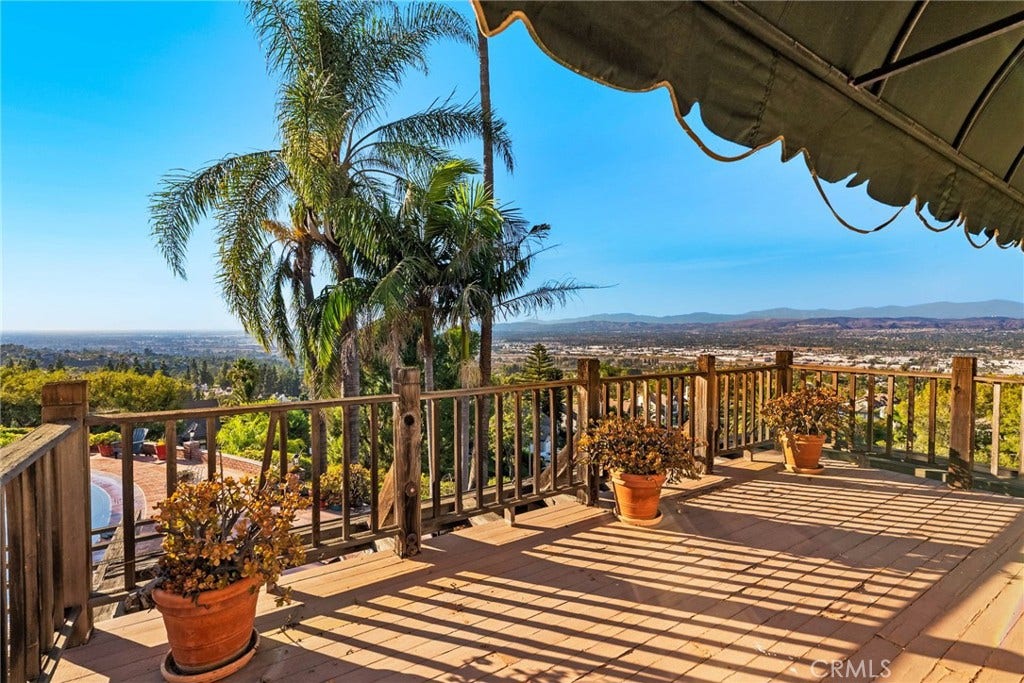 701 S Londerry Lane, Anaheim, CA 92807 701 S Londerry Lane, Anaheim, CA 92807
