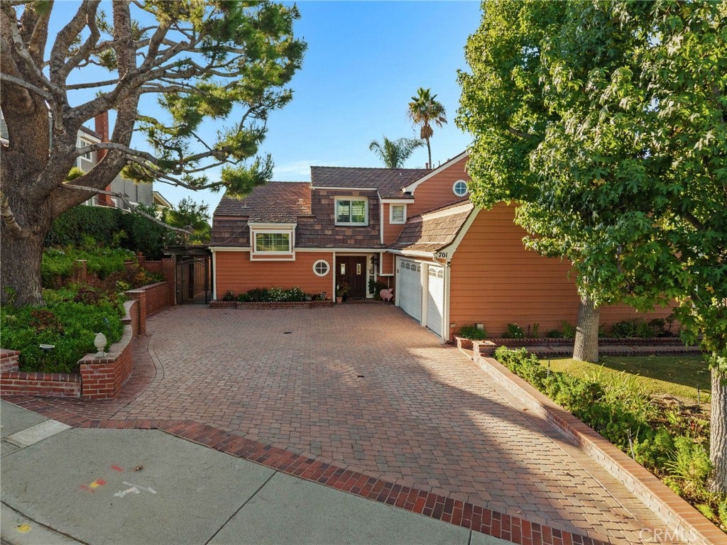 701 S Londerry Lane, Anaheim, CA 92807 701 S Londerry Lane, Anaheim, CA 92807