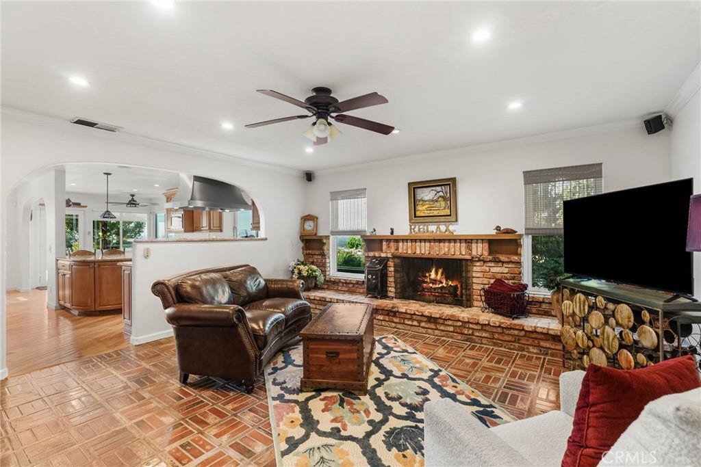 701 S Londerry Lane, Anaheim, CA 92807 701 S Londerry Lane, Anaheim, CA 92807
