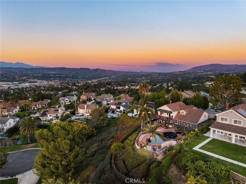 701 S Londerry Lane, Anaheim, CA 92807 701 S Londerry Lane, Anaheim, CA 92807