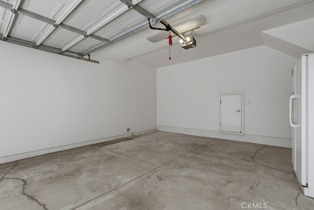 1516 Cravens, #13, Torrance, CA 90501 2 car attached garage