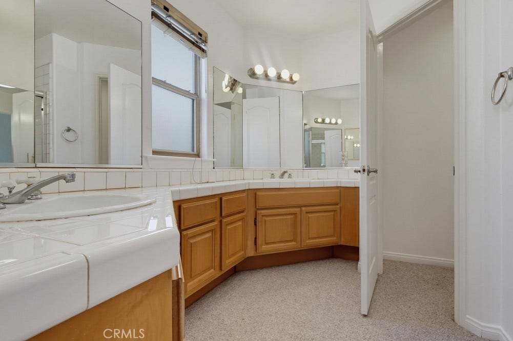 1516 Cravens, #13, Torrance, CA 90501 Master bathroom