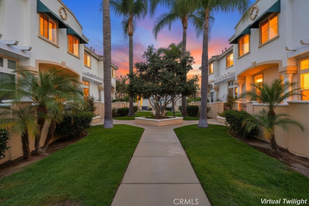 1516 Cravens, #13, Torrance, CA 90501 court yard