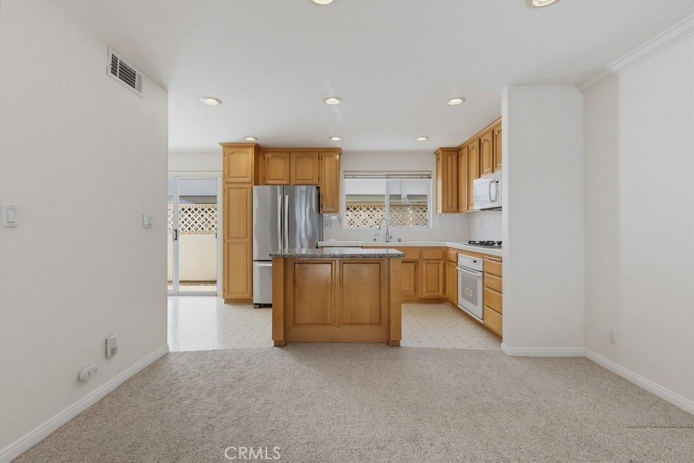 1516 Cravens, #13, Torrance, CA 90501 Dining/Kitchen area