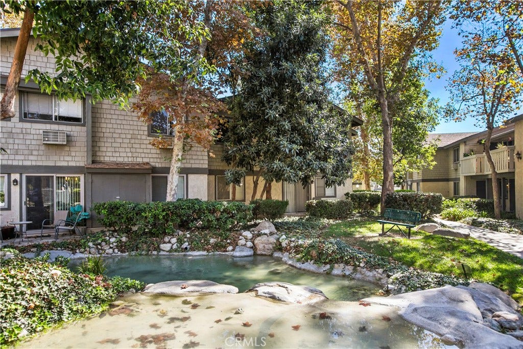 960 East Bonita Ave #14, Pomona, CA 91767 960 East Bonita Ave #14, Pomona, CA 91767