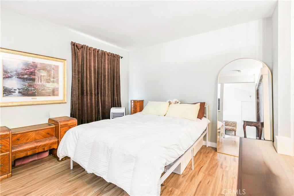 960 East Bonita Ave #14, Pomona, CA 91767 960 East Bonita Ave #14, Pomona, CA 91767