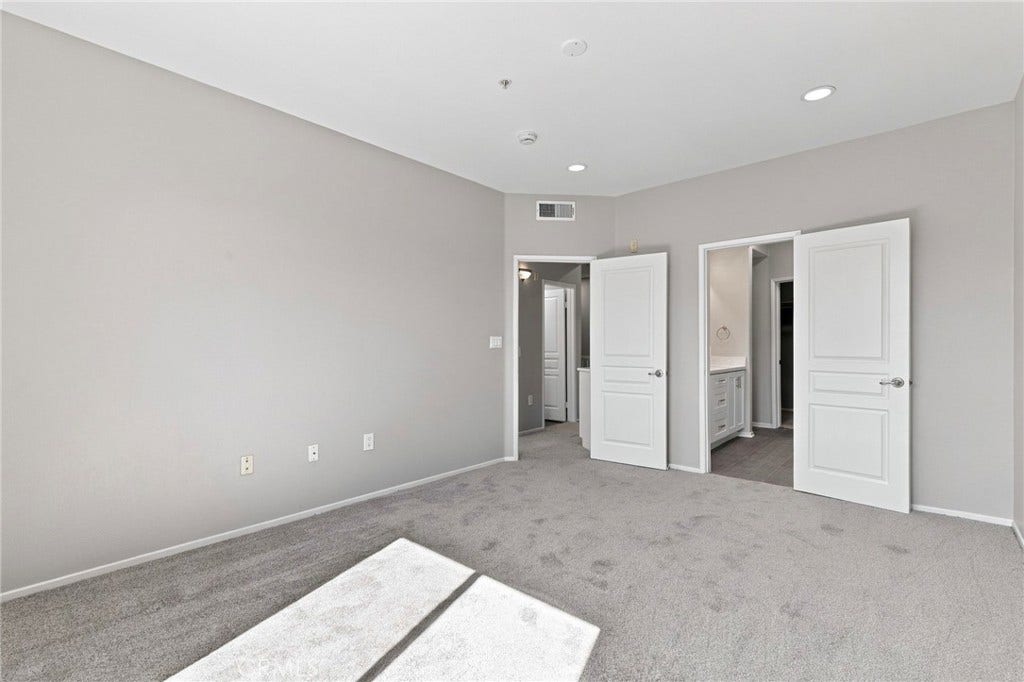 3373 Watermarke, Irvine, CA 92612 3373 Watermarke, Irvine, CA 92612
