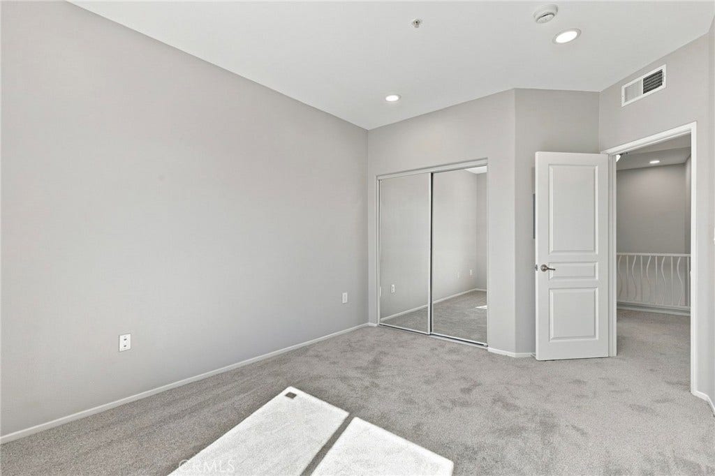 3373 Watermarke, Irvine, CA 92612 3373 Watermarke, Irvine, CA 92612