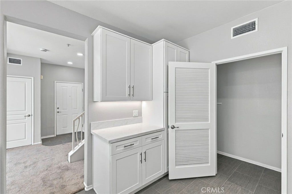 3373 Watermarke, Irvine, CA 92612 3373 Watermarke, Irvine, CA 92612