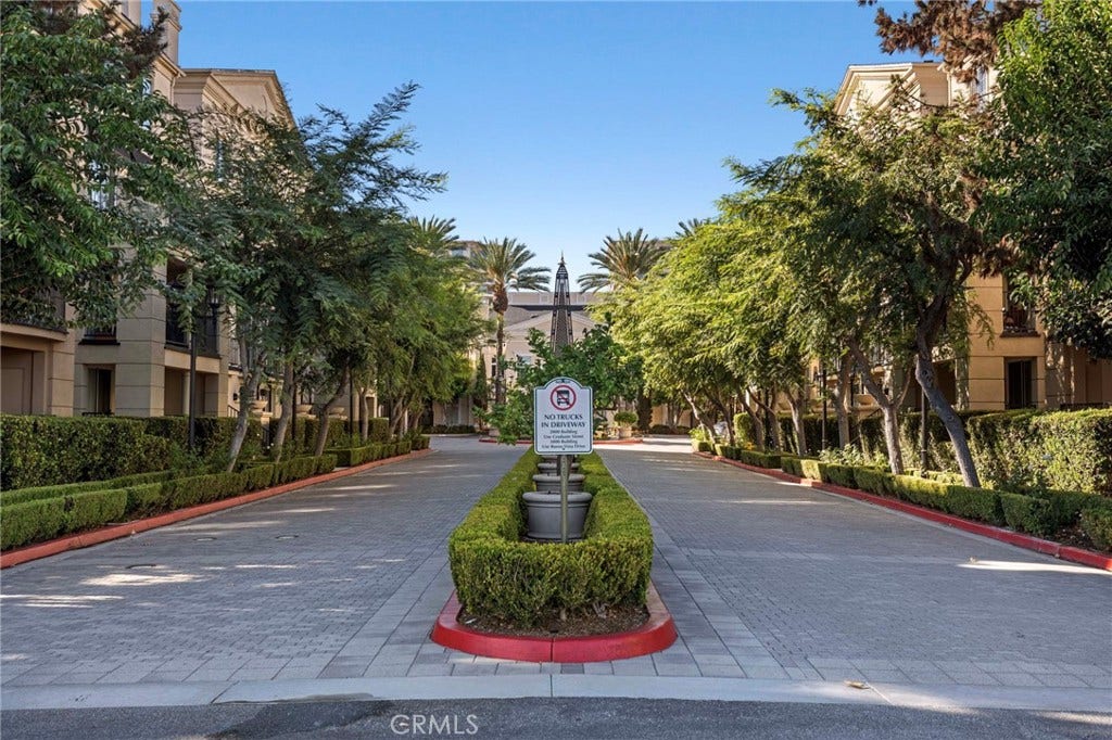 3373 Watermarke, Irvine, CA 92612 3373 Watermarke, Irvine, CA 92612