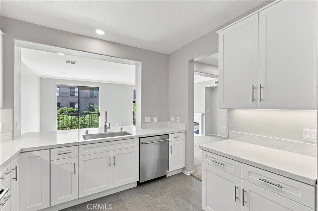 3373 Watermarke, Irvine, CA 92612 3373 Watermarke, Irvine, CA 92612