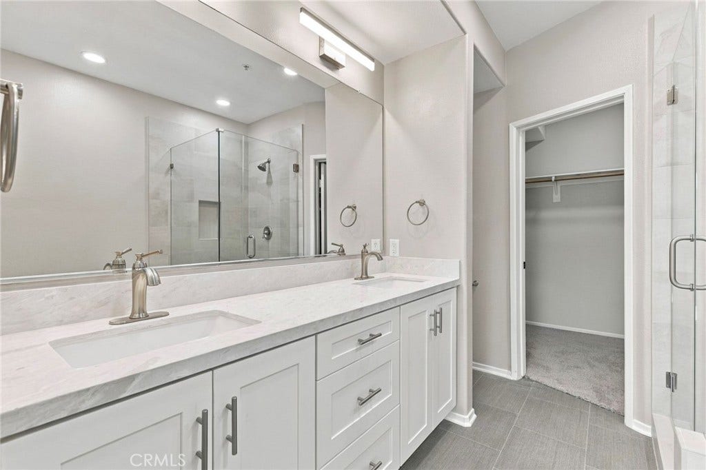 3373 Watermarke, Irvine, CA 92612 3373 Watermarke, Irvine, CA 92612