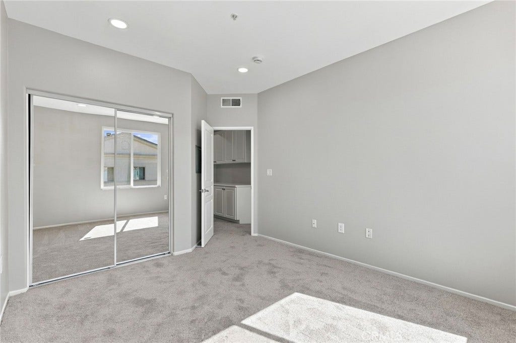 3373 Watermarke, Irvine, CA 92612 3373 Watermarke, Irvine, CA 92612
