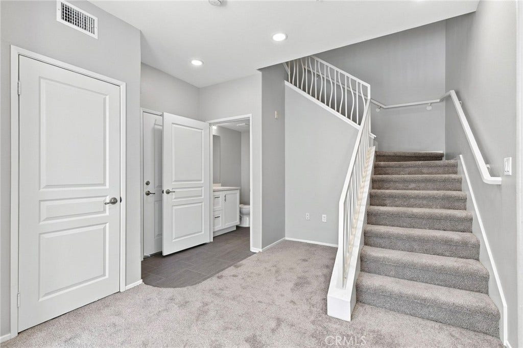 3373 Watermarke, Irvine, CA 92612 3373 Watermarke, Irvine, CA 92612
