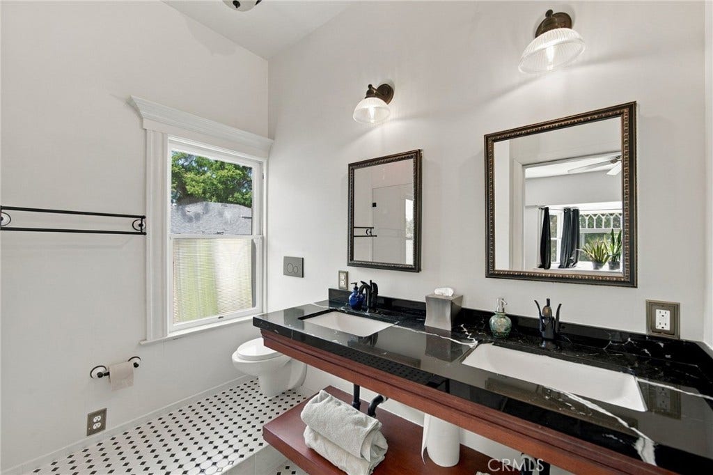825 N Lacy, Santa Ana, CA 92701 825 N Lacy, Santa Ana, CA 92701