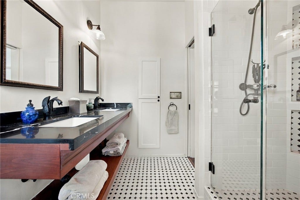 825 N Lacy, Santa Ana, CA 92701 825 N Lacy, Santa Ana, CA 92701