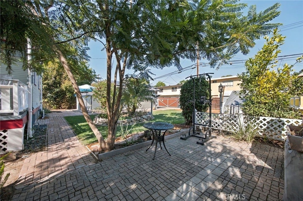 825 N Lacy, Santa Ana, CA 92701 825 N Lacy, Santa Ana, CA 92701