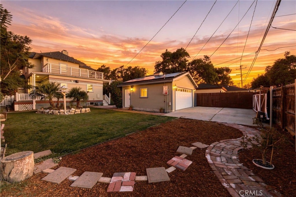 825 N Lacy, Santa Ana, CA 92701 825 N Lacy, Santa Ana, CA 92701