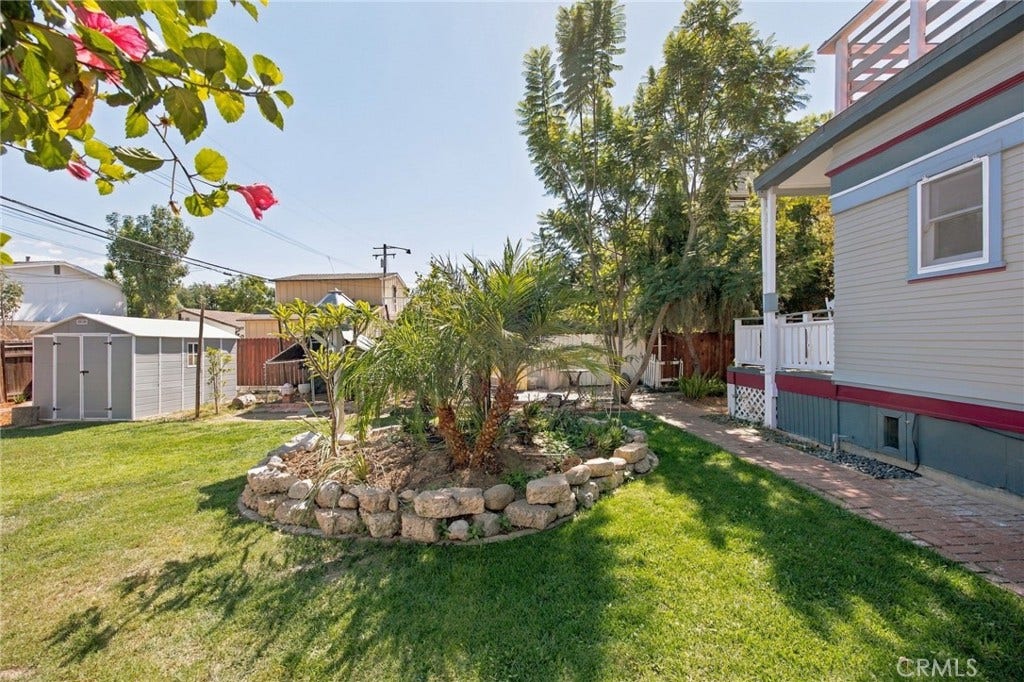 825 N Lacy, Santa Ana, CA 92701 825 N Lacy, Santa Ana, CA 92701