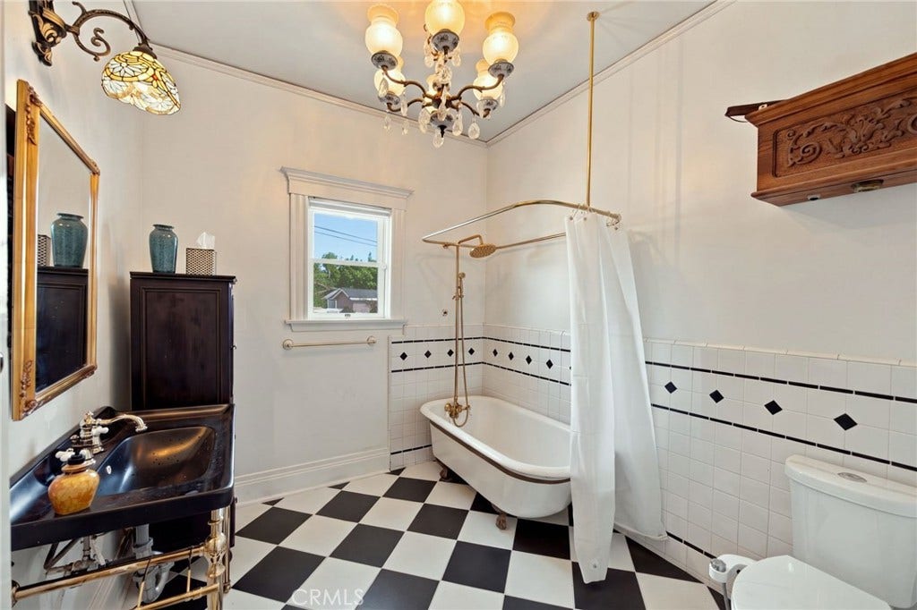 825 N Lacy, Santa Ana, CA 92701 825 N Lacy, Santa Ana, CA 92701