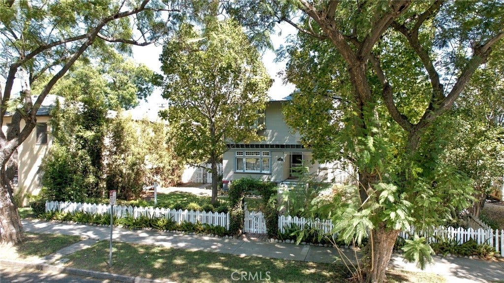 825 N Lacy, Santa Ana, CA 92701 825 N Lacy, Santa Ana, CA 92701