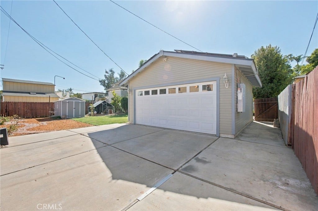 825 N Lacy, Santa Ana, CA 92701 825 N Lacy, Santa Ana, CA 92701