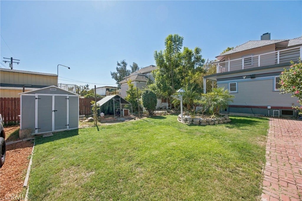 825 N Lacy, Santa Ana, CA 92701 825 N Lacy, Santa Ana, CA 92701