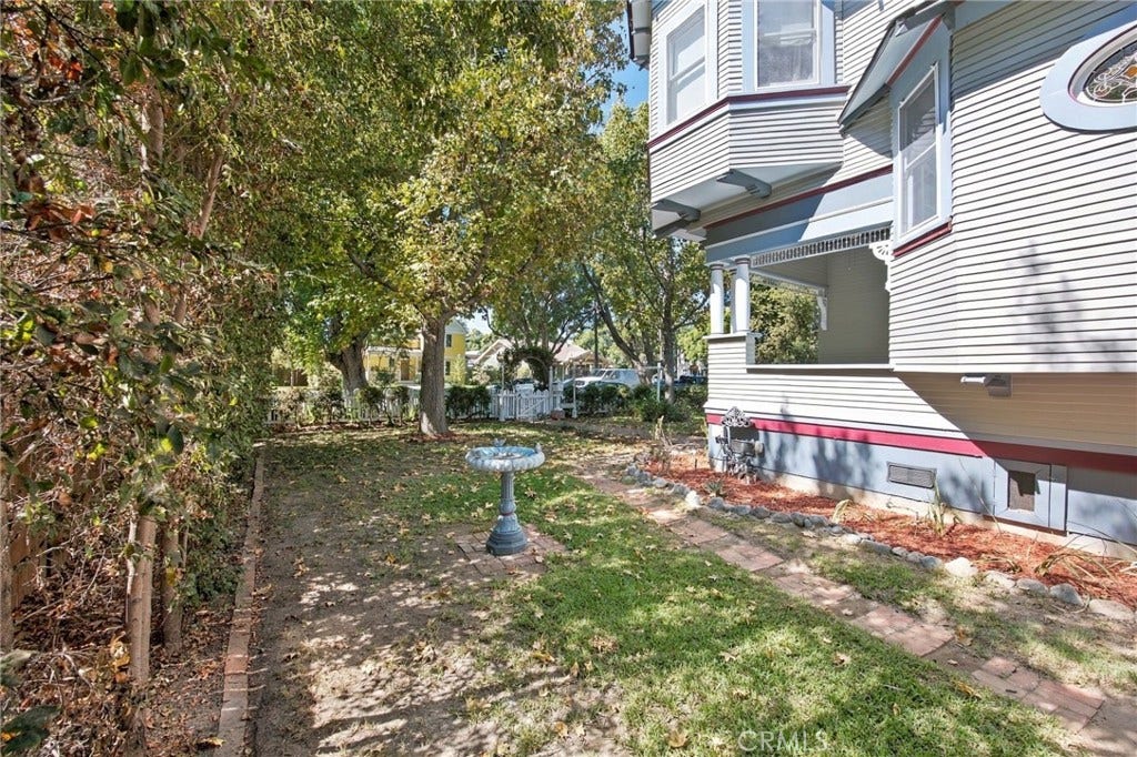 825 N Lacy, Santa Ana, CA 92701 825 N Lacy, Santa Ana, CA 92701