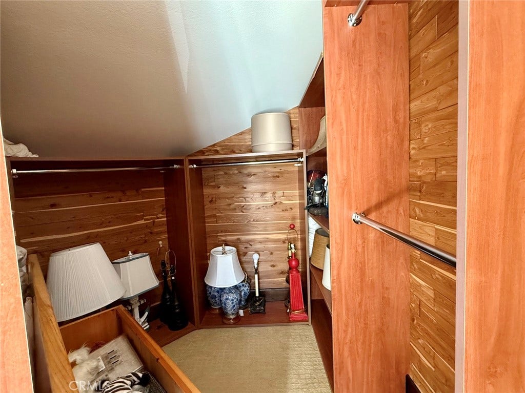 2210 Bridge, Laguna Beach, CA 92651 Loft closet