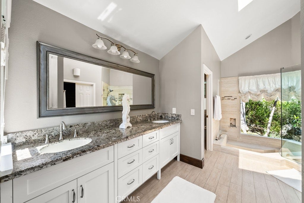 2210 Bridge, Laguna Beach, CA 92651 Vanity view into bath
