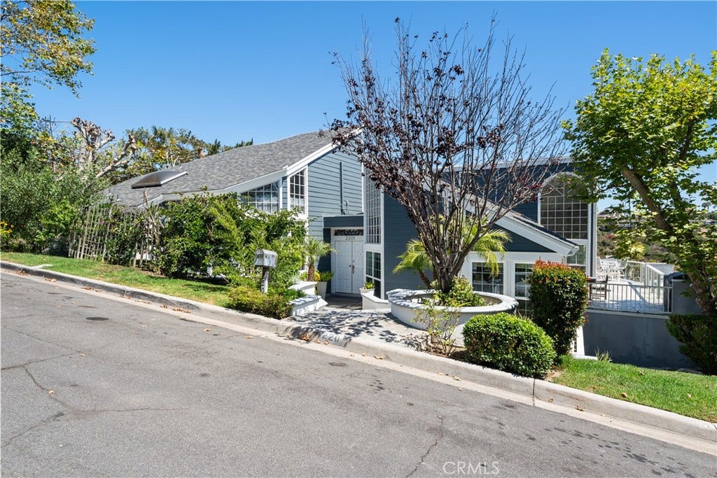 2210 Bridge, Laguna Beach, CA 92651 Hillside Dr view