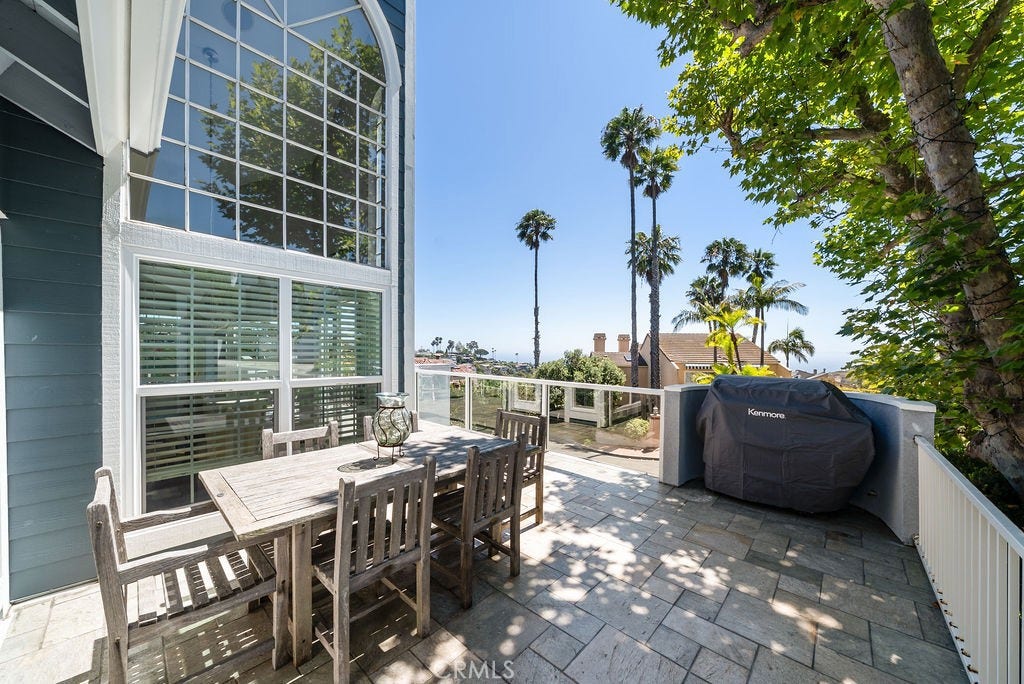 2210 Bridge, Laguna Beach, CA 92651 Main level wrap around deck