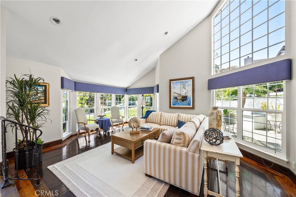 2210 Bridge, Laguna Beach, CA 92651 Shared living room