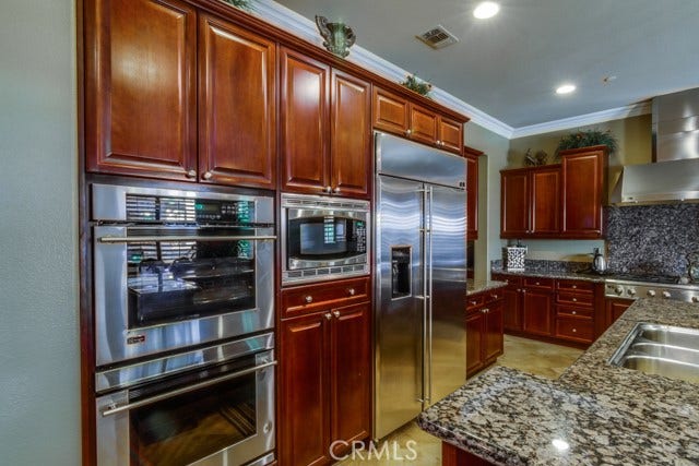 19244 Falabella, Yorba Linda, CA 92886 19244 Falabella, Yorba Linda, CA 92886