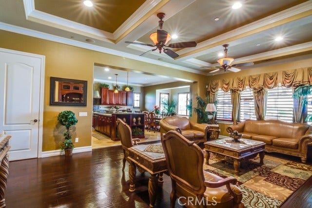 19244 Falabella, Yorba Linda, CA 92886 19244 Falabella, Yorba Linda, CA 92886